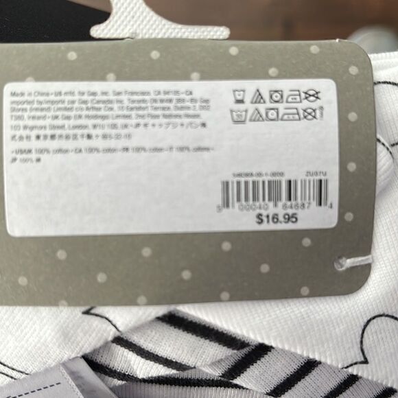 NEW Baby Gap First Favorites Soft Gender Neutral Black and White 2 Piece Bib Set - Picture 5 of 7